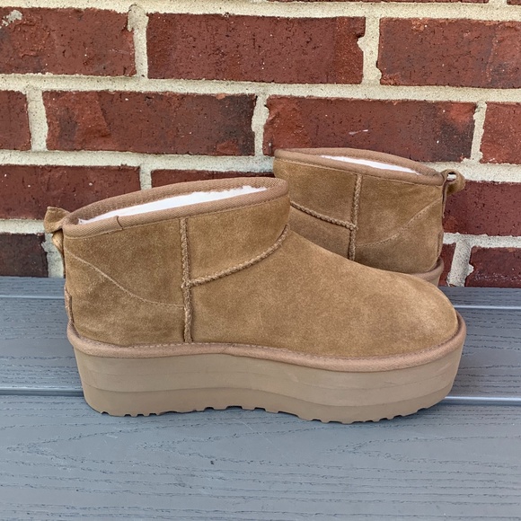 UGG Classic Mini Platform Boot - Picture 14 of 16